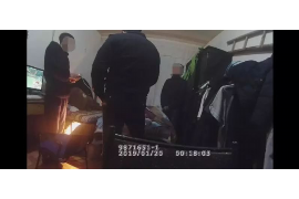 女朋友骗快递公司男朋友77万